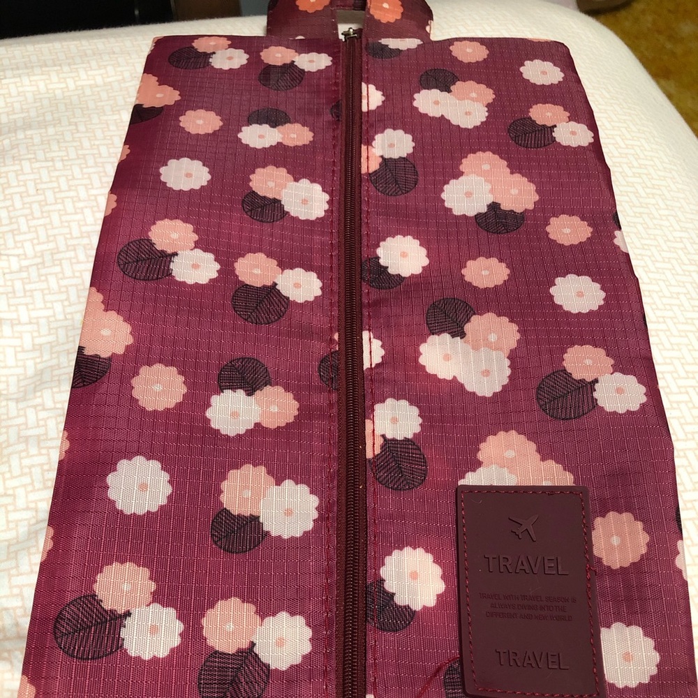 Shoe Bags - Set of 2 (maroon and green)
